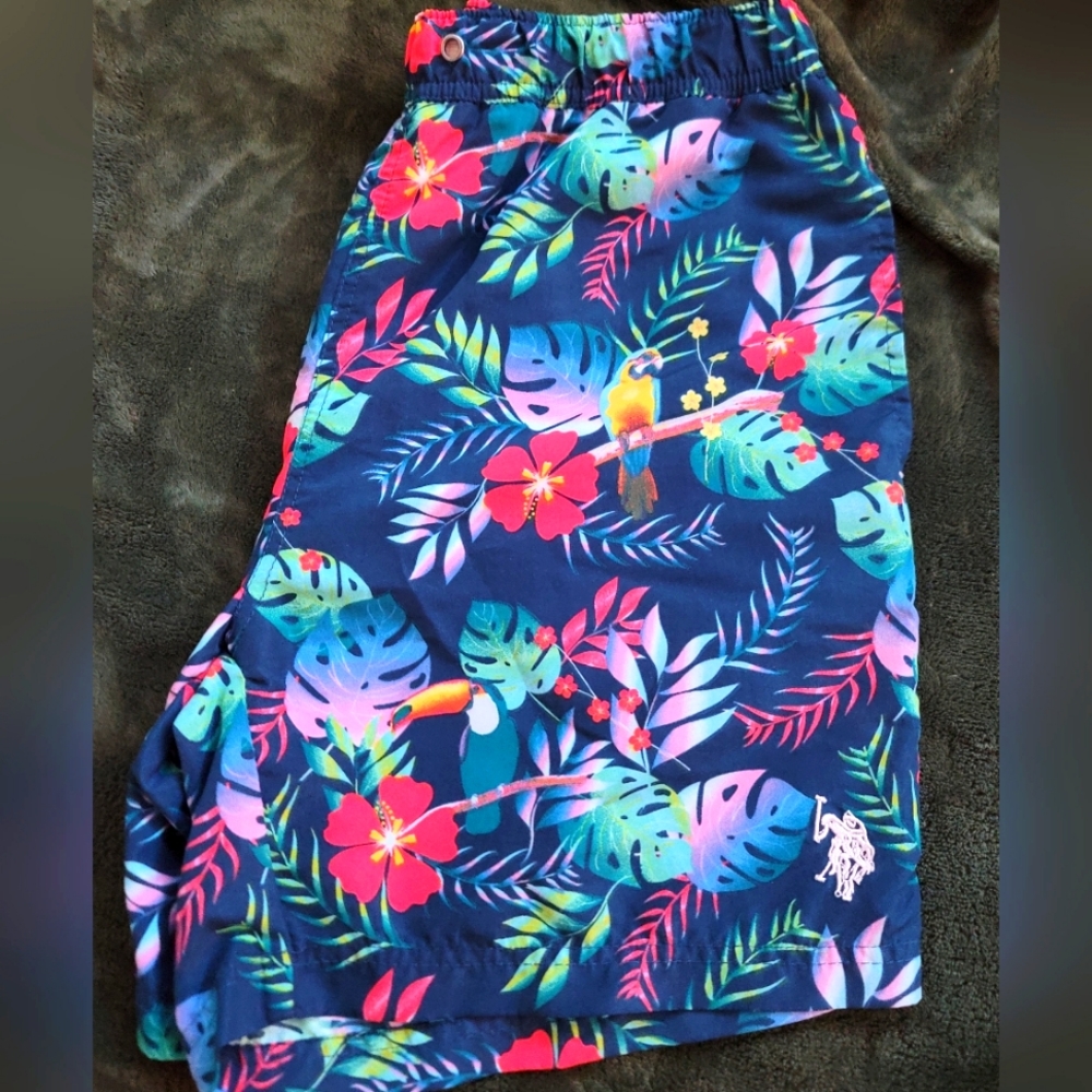 Tropical swimming trunks